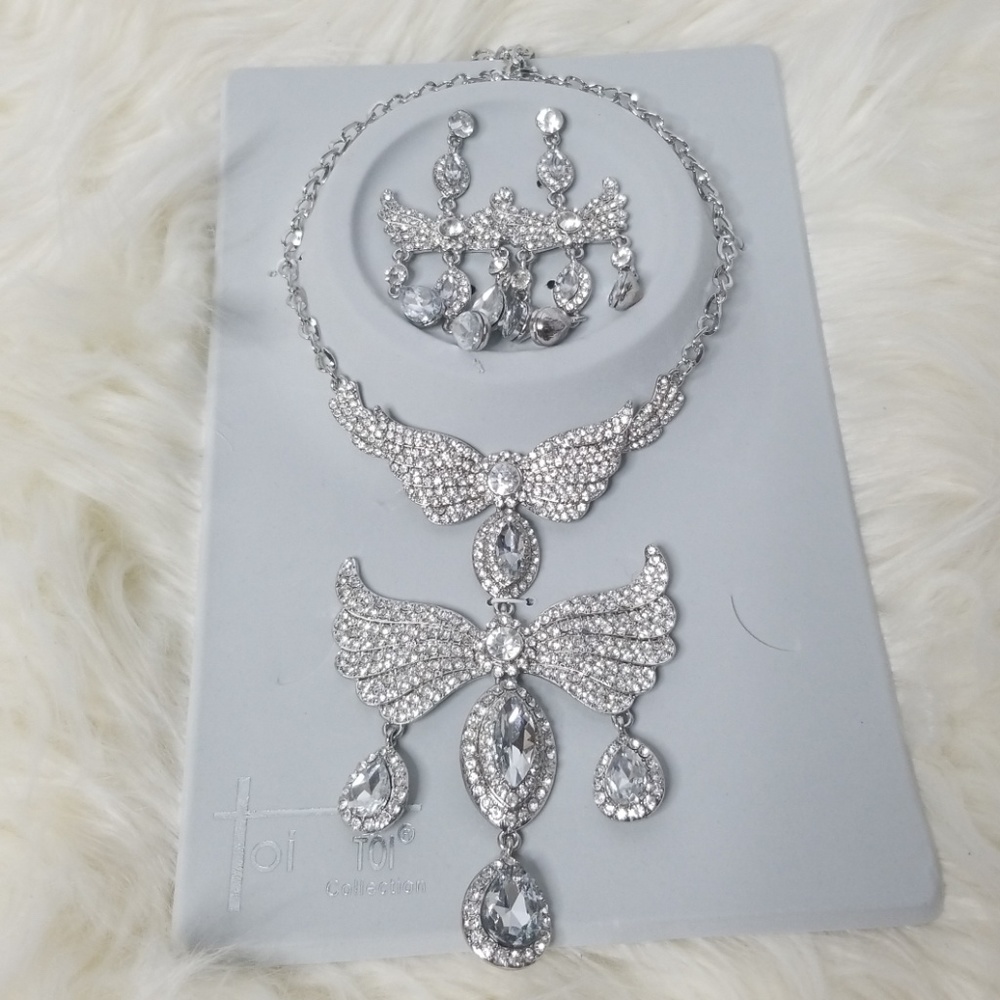 Necklace and earring set formal fancy new